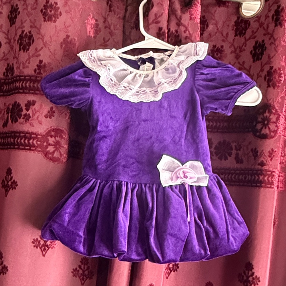 3/$20 Vintage Purple Velvet Baby Dress with Lace Collar Size 2T